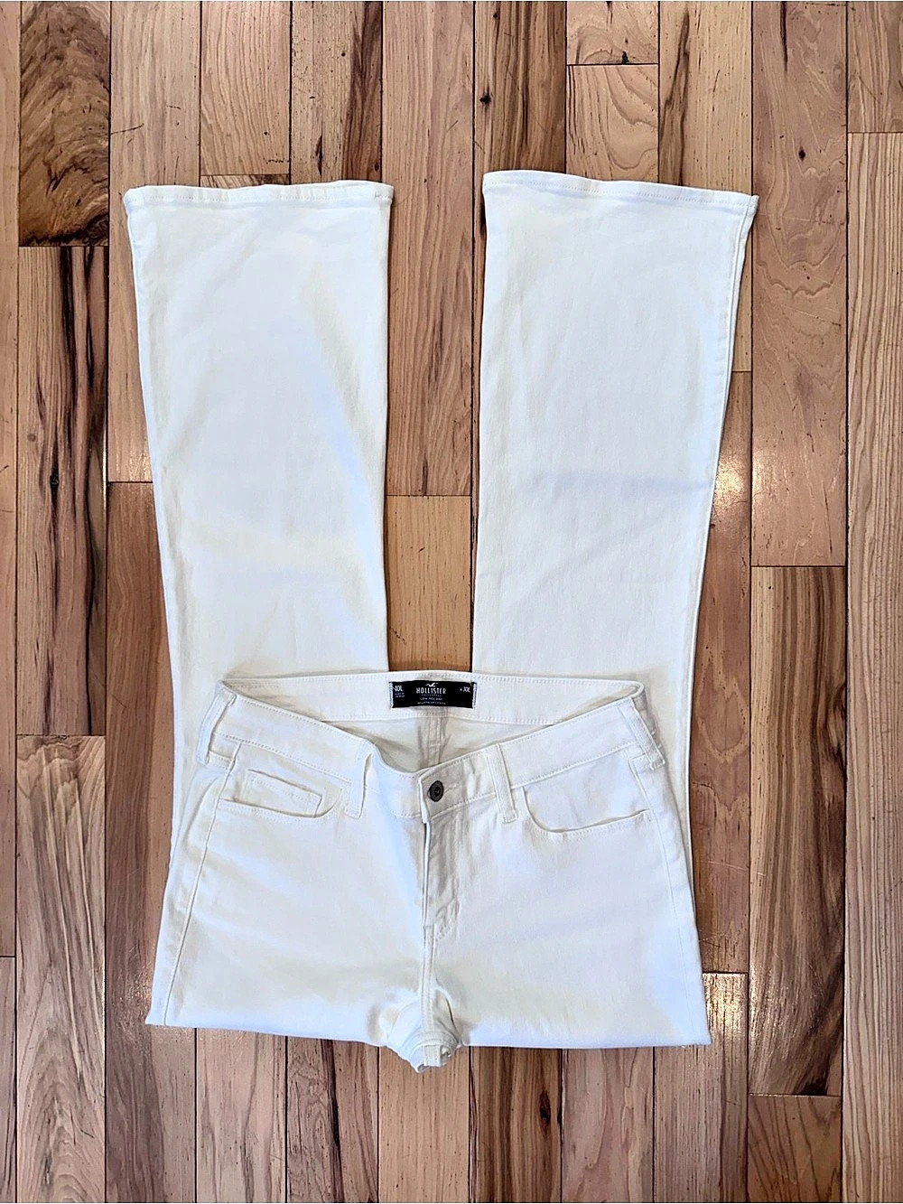 Hollister White Low Rise Wide Leg Jeans - Size 9/10 Long